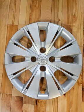 TOYOTA HUBCAP 15 inch OEM